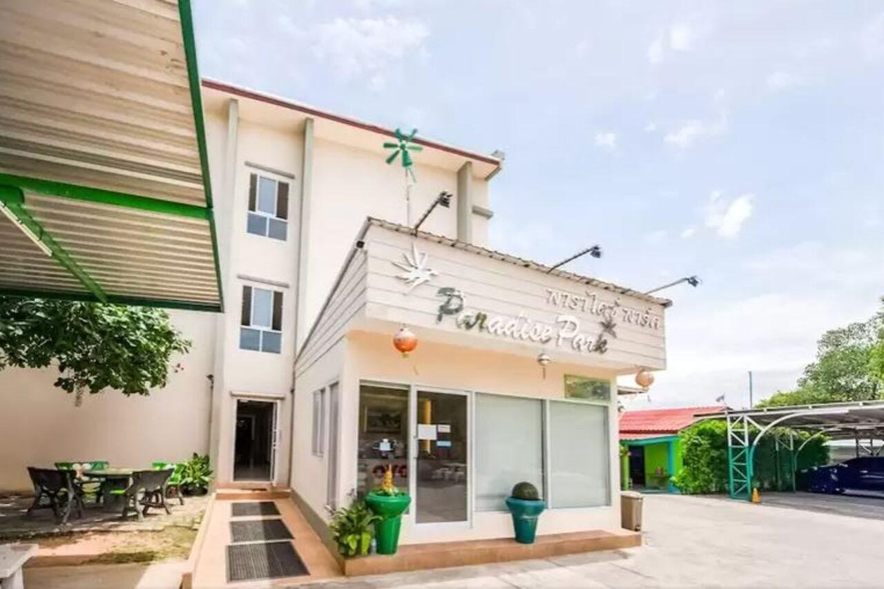 Oyo 306 Paradise Park Laemchabang ศรีราชา ภายนอก รูปภาพ