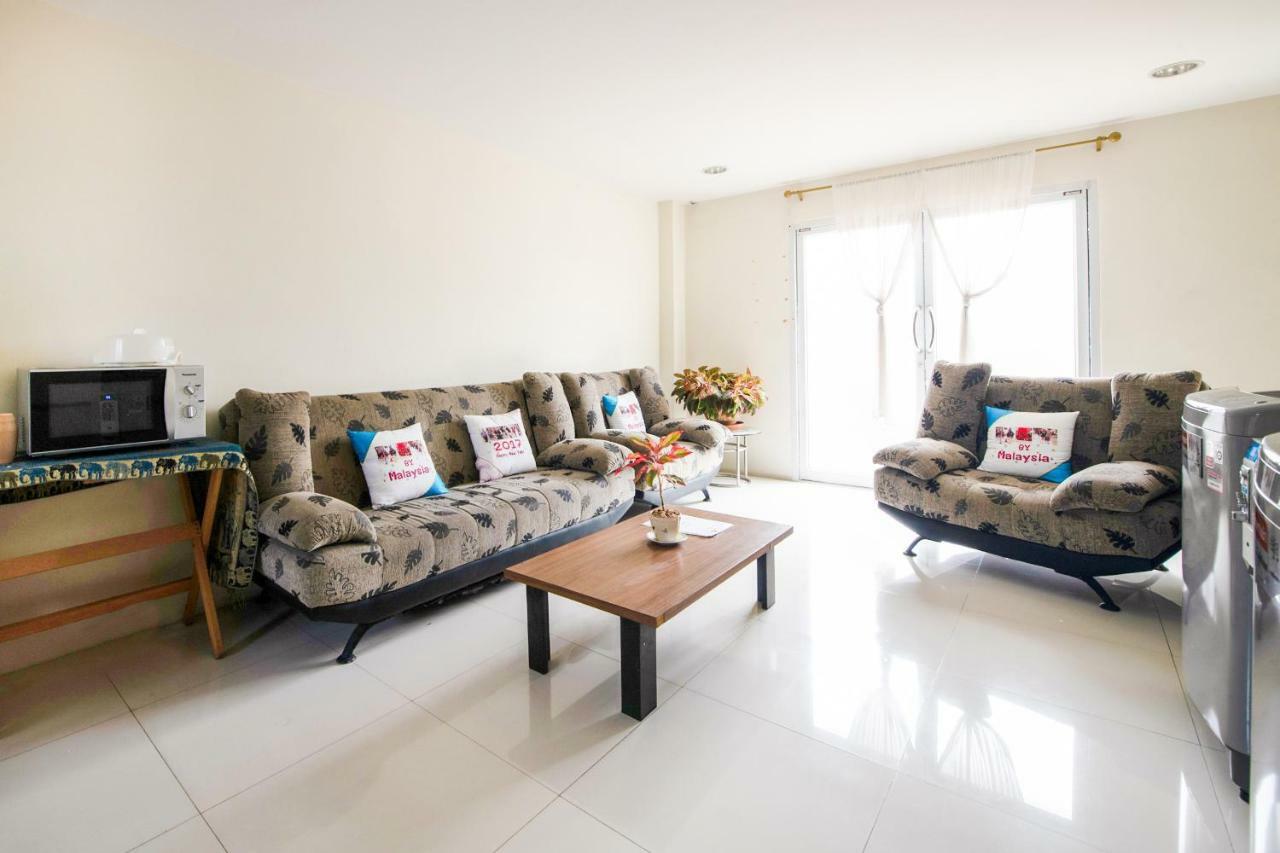 Oyo 306 Paradise Park Laemchabang ศรีราชา ภายนอก รูปภาพ