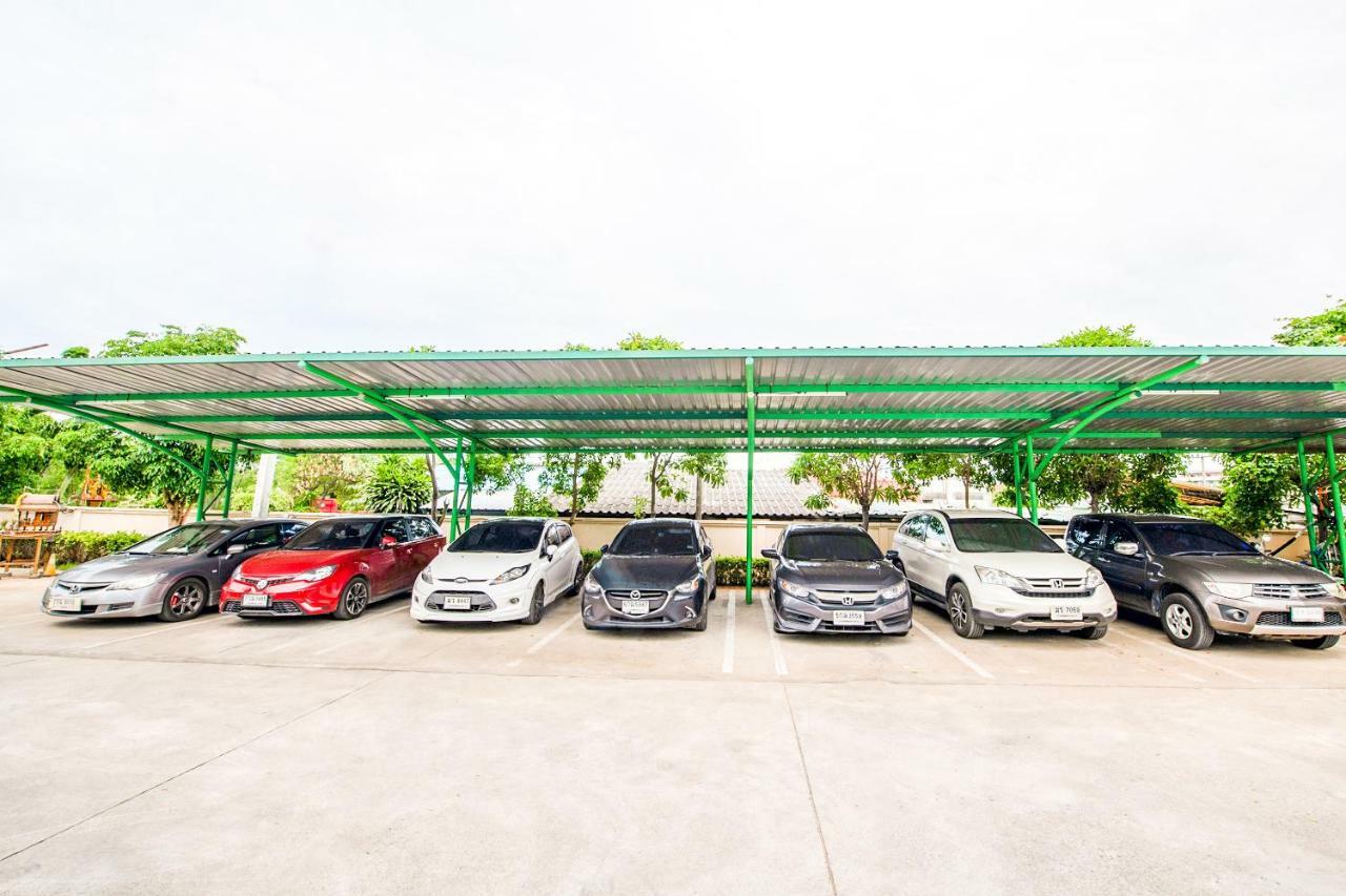 Oyo 306 Paradise Park Laemchabang ศรีราชา ภายนอก รูปภาพ