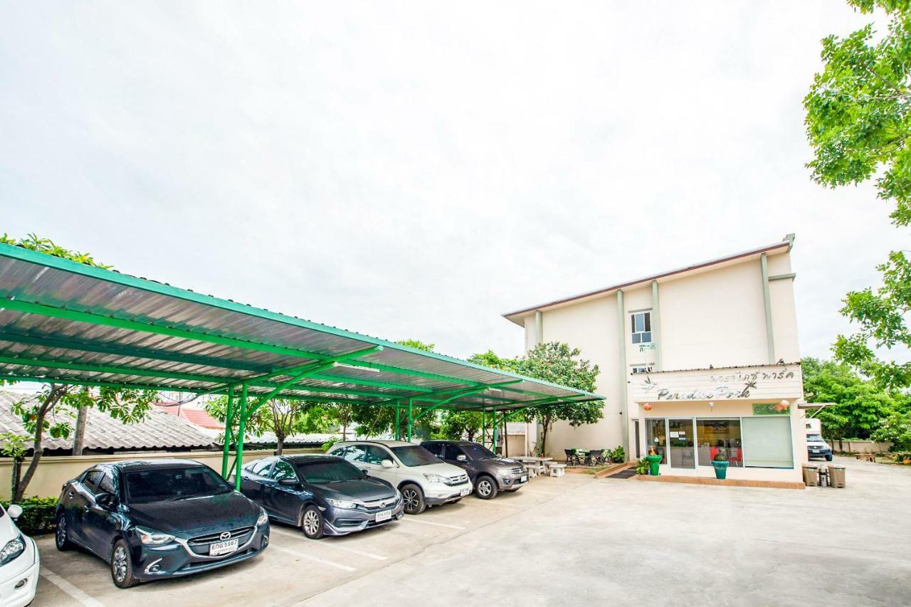 Oyo 306 Paradise Park Laemchabang ศรีราชา ภายนอก รูปภาพ